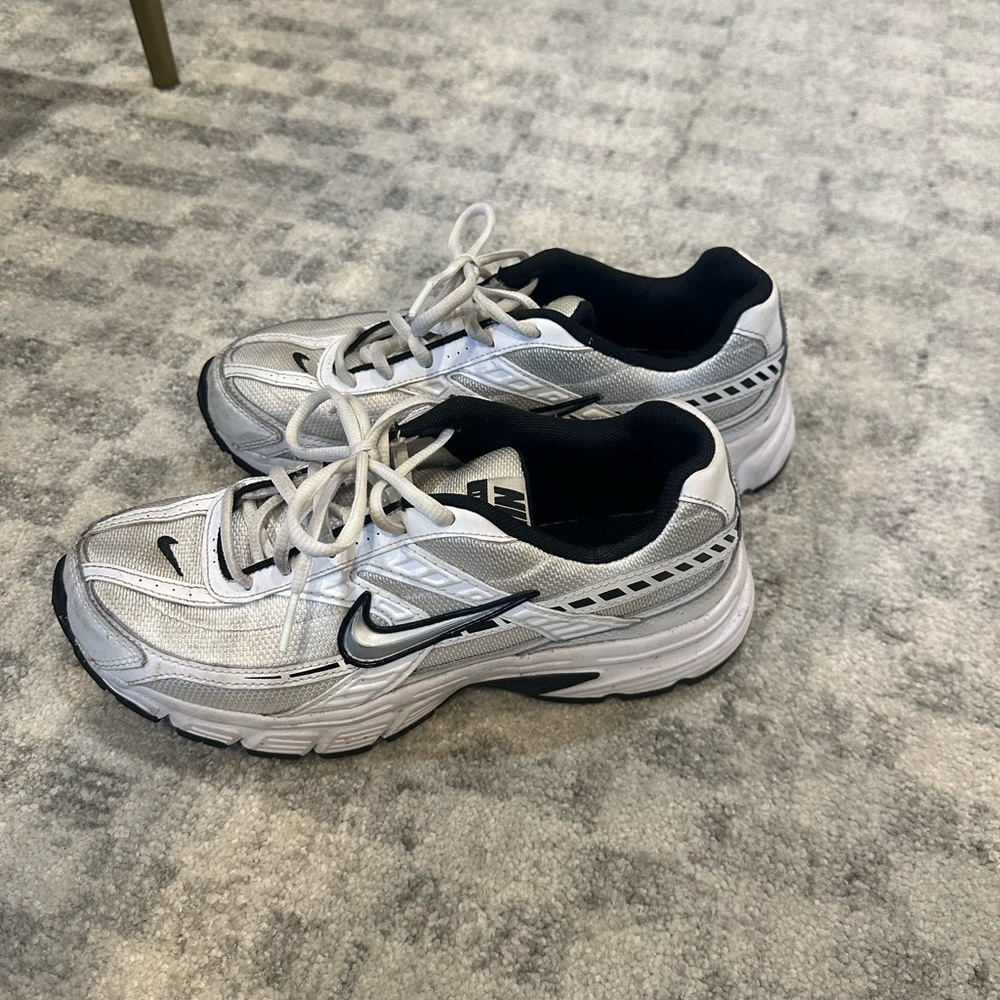 Nike Initiator